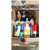 Image 4 : 3 BOXES OF TEMPERA PAINT, LOLLIPOP DRUMS & BASKETS