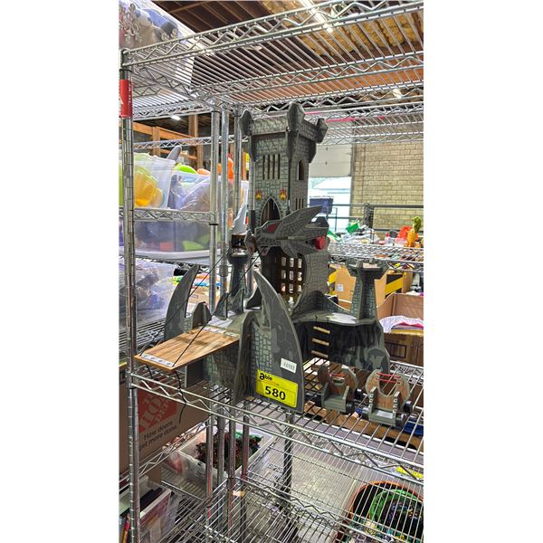 25" TALL WOODEN CASTLE WITH DRAWBRIDGE & 2 WOOD SIEGE ENGINES