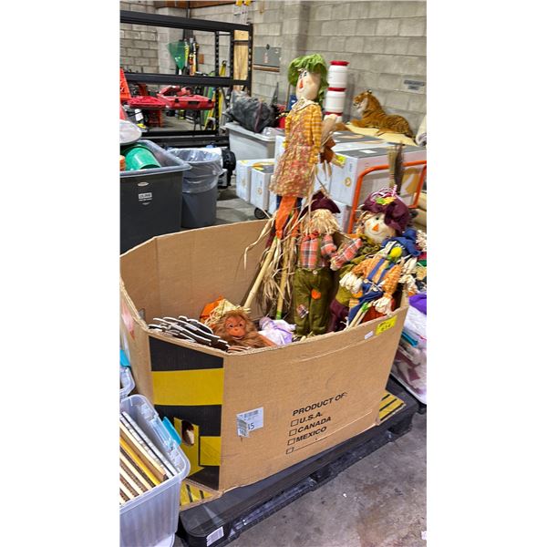 PALLET OF ASSORTED PLUSH TOYS, SCARECROWS & HALLOWEEN DECORATION *MUST TAKE ALL ON PALLET*