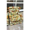 Image 3 : 2-PC FLORAL SOFA & CHAIR SET