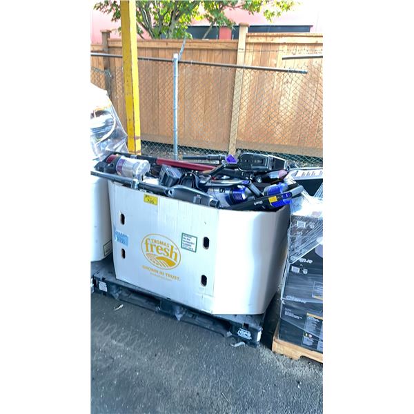 PALLET OF ASSORTED VACUUM CLEANERS *WORKING CONDITION UNKNOWN/MAY BE MISSING