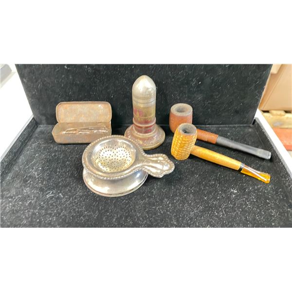 ASSORTED VINTAGE ITEMS INCLUDING; TRENCH LIGHTER, SILVER PLATED BRASS PLATE TEA STRAINER, PIPES &