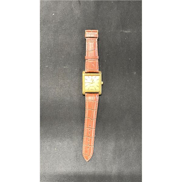 A MANS MECHANICAL WATCH