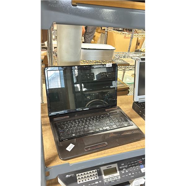 TOSHIBA LAPTOP *HARD DRIVE REMOVED/NO POWER CABLES*