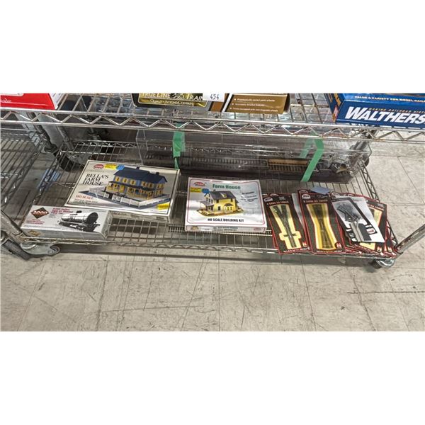 SHELF OF MODEL TRAIN HO SCALE SCENIC STRUCTURES, HO SCALE MODEL TRAIN DISPLAY TRAIN TRACK &