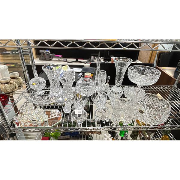 SHELF OF ASSORTED CRYSTAL GLASSWARE & A DECORATIVE SWAROVSKI CRYSTAL TRAIN