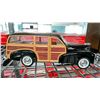 Image 2 : ATHEARNS IN MINIATURE REIMER EXPRESS LINE HO SCALE TRUCKS, 2 DIECAST FORD PICKUPS & A MODEL