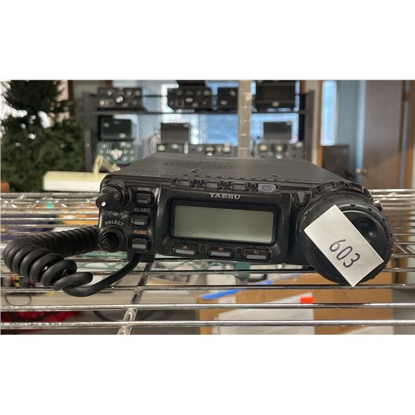 YAESU FT-857 RADIO TRANSCEIVER WITH MICROPHONE