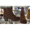 Image 3 : TIMBERLANDS SIZE 6.5, SKETCHERS SIZE 6.5 7 2 PAIRS OF DRESS SHOES (UNKNOWN SIZE)
