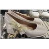 Image 4 : SHELF OF MENS/WOMENS SHOES IN VARIOUS SIZES
