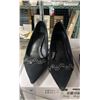 Image 2 : SHELF OF HIGH HEELS - SIZE 7, 8 & 8.5