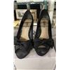 Image 3 : SHELF OF HIGH HEELS - SIZE 7, 8 & 8.5
