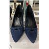 Image 4 : SHELF OF HIGH HEELS - SIZE 7, 8 & 8.5