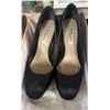 Image 6 : SHELF OF HIGH HEELS - SIZE 7, 8 & 8.5