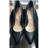 Image 7 : SHELF OF HIGH HEELS - SIZE 7, 8 & 8.5