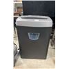 Image 1 : FOLLOWES DM12C PAPER SHREDDER