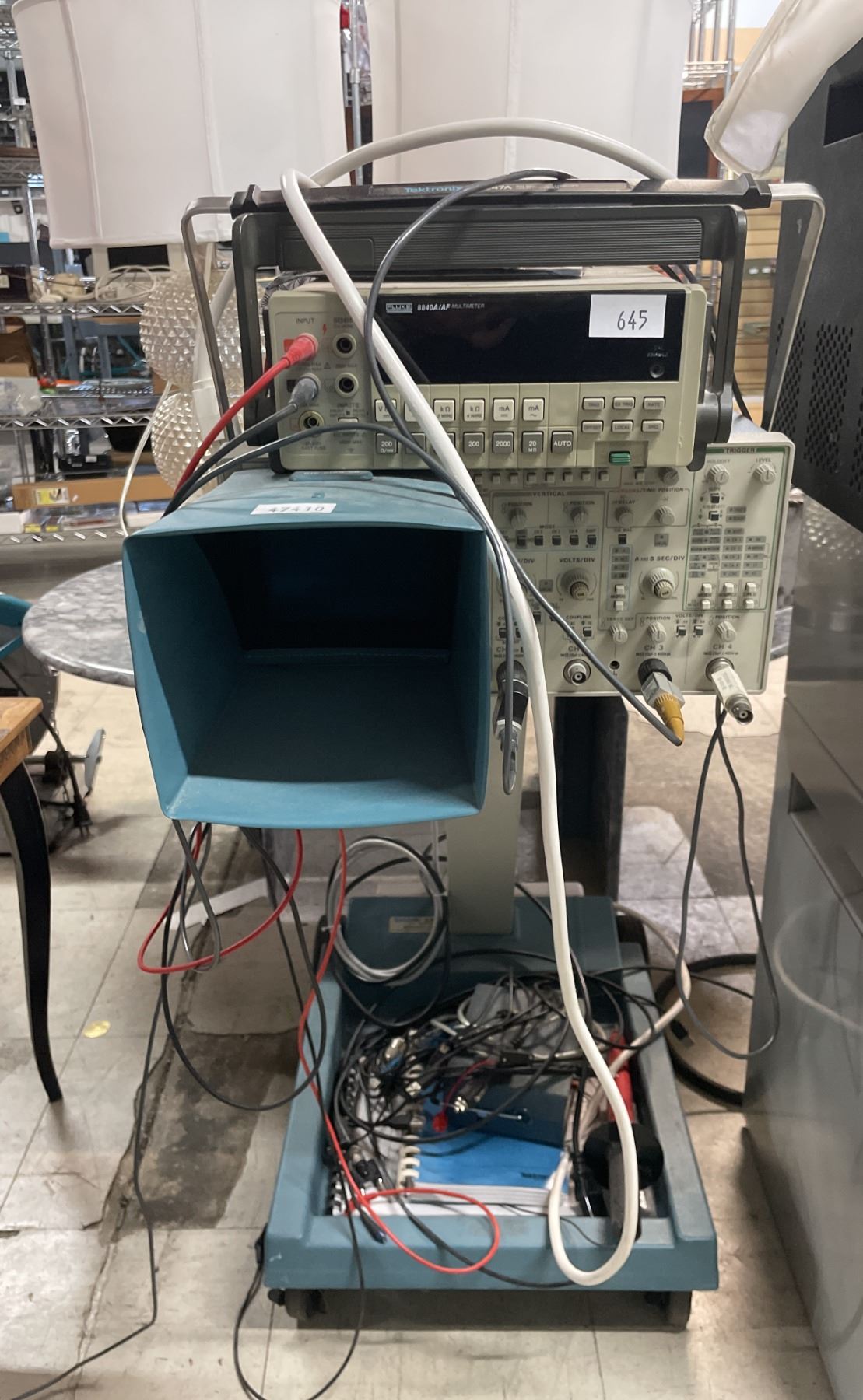 TEKTRONIX 2247A OSCILLOSCOPE COUNTER/TIMER WITH A FLUKE 8840A/AF ...