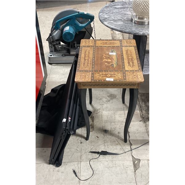 IN-LAID JEWELRY MUSIC BOX & COLLAPSIBLE WIND DEFLECTOR FOR BMW