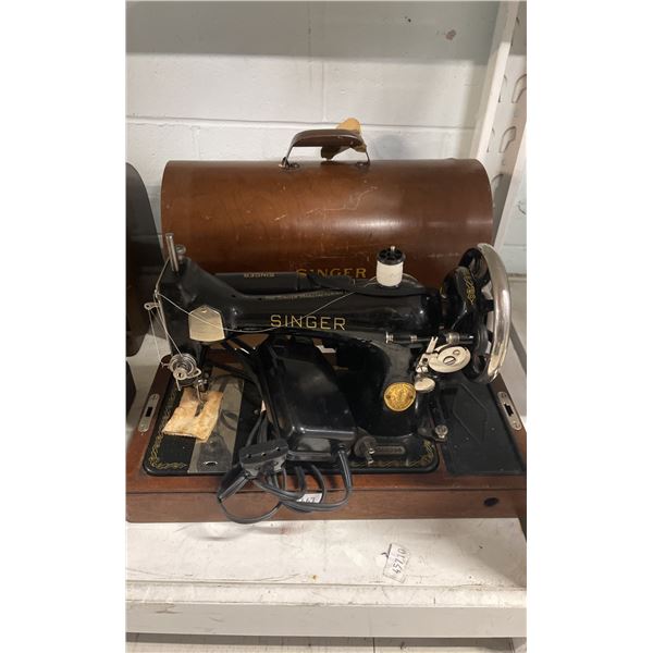 SINGER SEWING MACHINE WITH POWER CORD, FOOT PEDAL & CASE