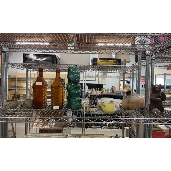 SHELF OF HOME DECOR ITEMS