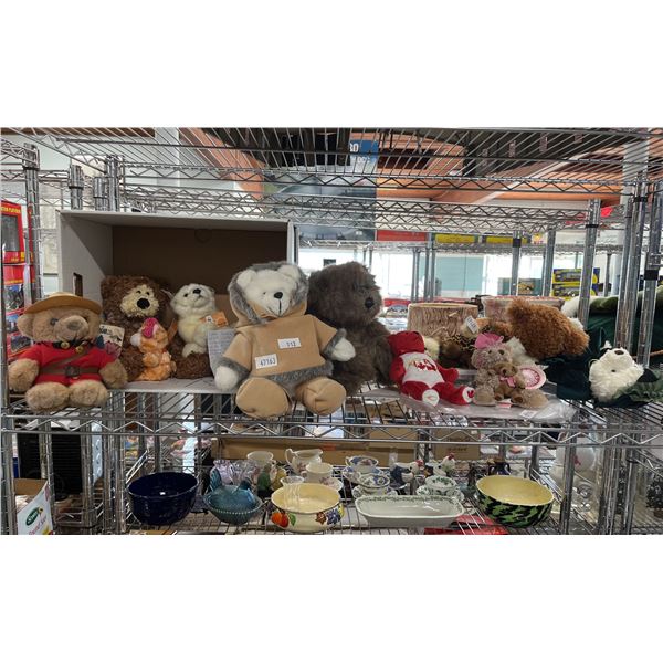 SHELF OF VARIOUS STUFFED BEARS