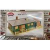 Image 2 : MODEL POWER HO SCALE HOUSE WITH GARAGE SCENIC STRUCTURES, MODERN HOUSE SCENIC STRUCTURES & A