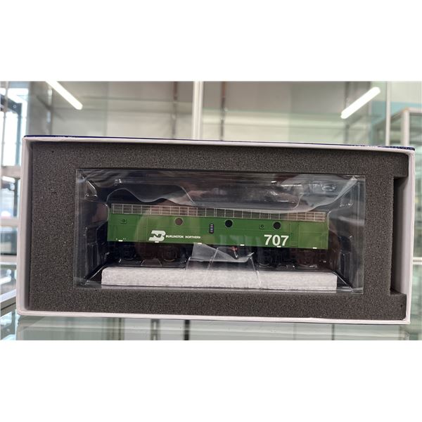GENESIS BY ATHEARN BURLINGTON NORTHERN F7B FREIGHT HO SCALE MODEL TRAIN *WITH SOUND*