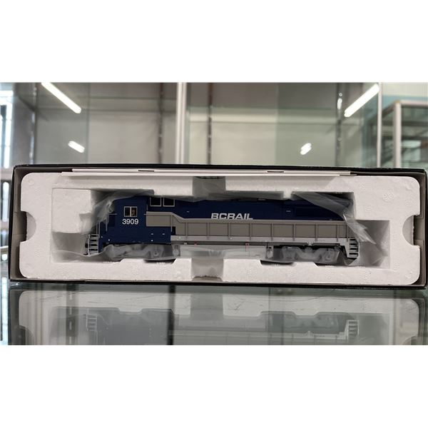 ATLAS BC RAIL DASH 8-39B LOCOMOTIVE HO SCALE MODEL TRAIN *QSI SOUND - WORKS WITH DC & DCC*