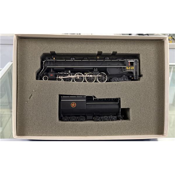 CANADIAN NATIONAL RAILWAY 4-8-4 HO SCALE MODEL TRAIN