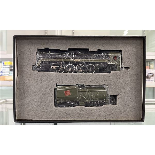 VH MODELS CANADIAN NATIONAL RAILWAY 4-8-2 HO SCALE MODEL TRAIN