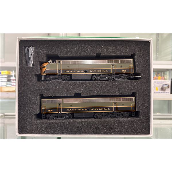 OVERLAND MODELS INC CANADIAN NATIONAL RAILWAY HO SCALE MODEL TRAIN