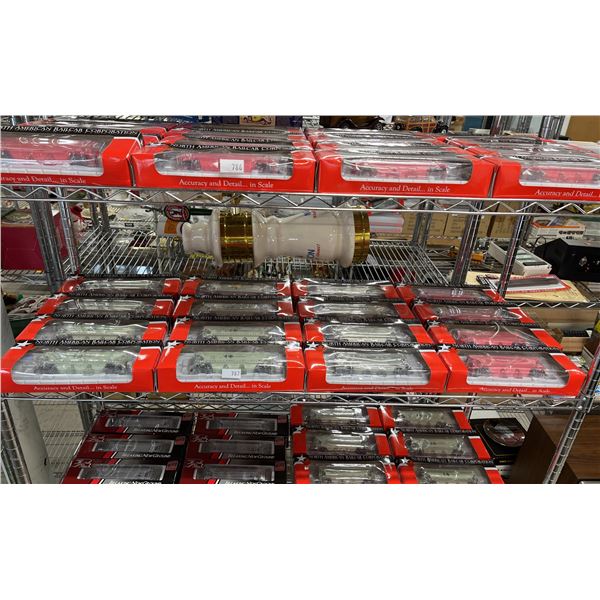 SHELF OF NORTH AMERICAN RAILCAR CO HO SCALE MODEL TRAINS