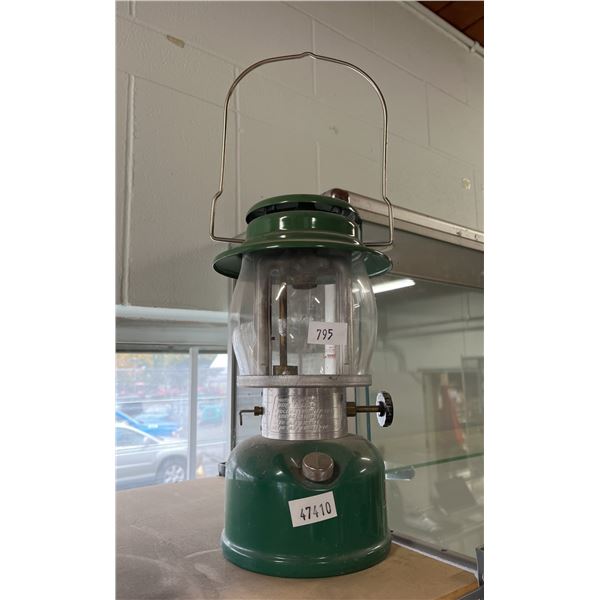 COLEMAN KEROSENE LANTERN
