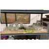 Image 1 : SHELF OF ASSORTED GLASSWARE