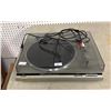 Image 1 : TECHNICS QUARTZ DIRECT DRIVE AUTOMATIC TURNTABLE SYSTEM SL-Q200