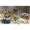 Image 3 : SHELF OF ASSORTED ITEMS INCLUDING; DINNERWARE, VASES, TEAPOTS & MORE