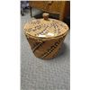 Image 1 : HAND WOVEN COAST SALISH LIDDED BASKET