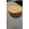 Image 1 : HAND WOVEN COAST SALISH LIDDED BASKET