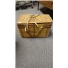 Image 1 : HAND WOVEN COAST SALISH LIDDED BASKET