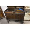 Image 2 : ANTIQUE VICTROLA HAND CRANK TURNTABLE CABINET 37" X 20" X 35"