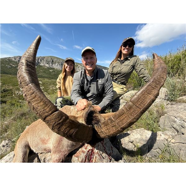 5-day/ 4 Night hunting trip for 2 hunters and 2 observers