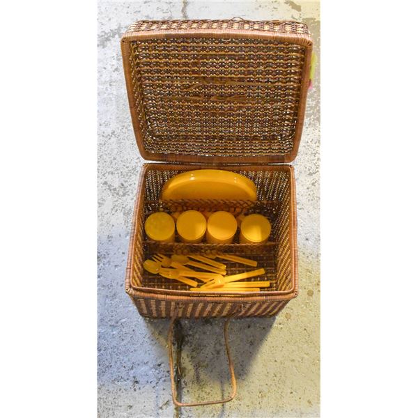 WICKER PICNIC BASKET MADE IN THE PEOPLES