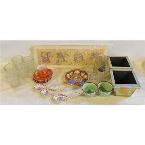 FLAT OF COLLECTIBLES