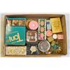 Image 1 : FLAT OF VINTAGE BATHROOM TOILETRY ITEMS