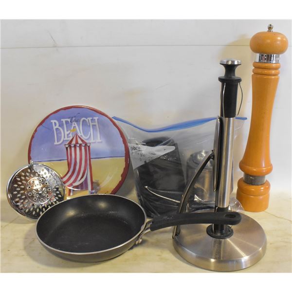 KITCHEN ITEMS (PAPER TOWEL HOLDER, SMALL-