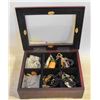 Image 1 : JEWELERY BOX WITH MISC COSTUME JEWLERY+BROOCHES