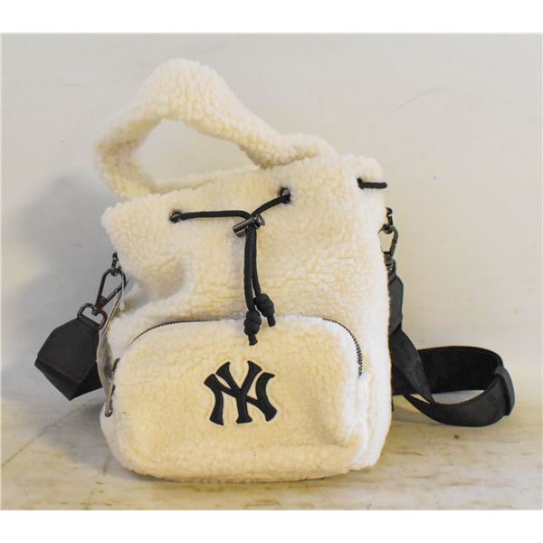 NEW W/TAGS WHITE HANDBAG+SHOULDER STRAP