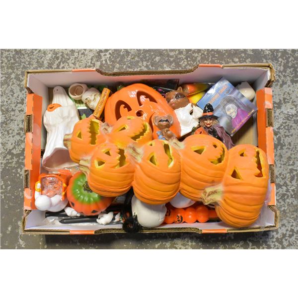 FLAT OF VINTAGE HALLOWEEN ITEMS