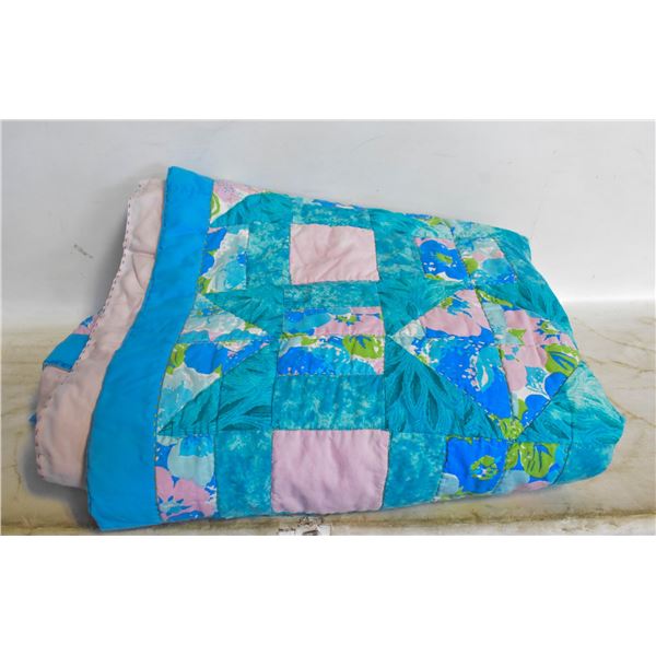 VINTAGE FULL SIZE PATCHWORK QUILT-ESTATE
