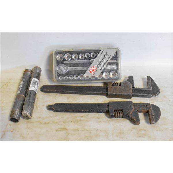 SMALL SOCKET SET, 2 COLLECTIBLE